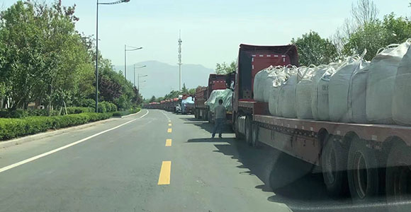 產(chǎn)品裝車出廠